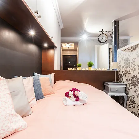 Little - Old Town 5 *